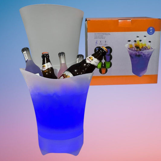 HIELERA CON PARLANTE Y LUZ 7L