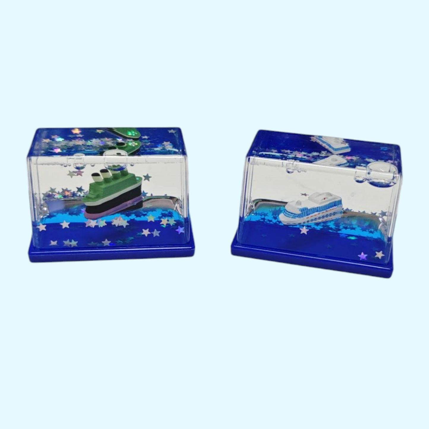 ADORNO DE BARCO LIQUIDO