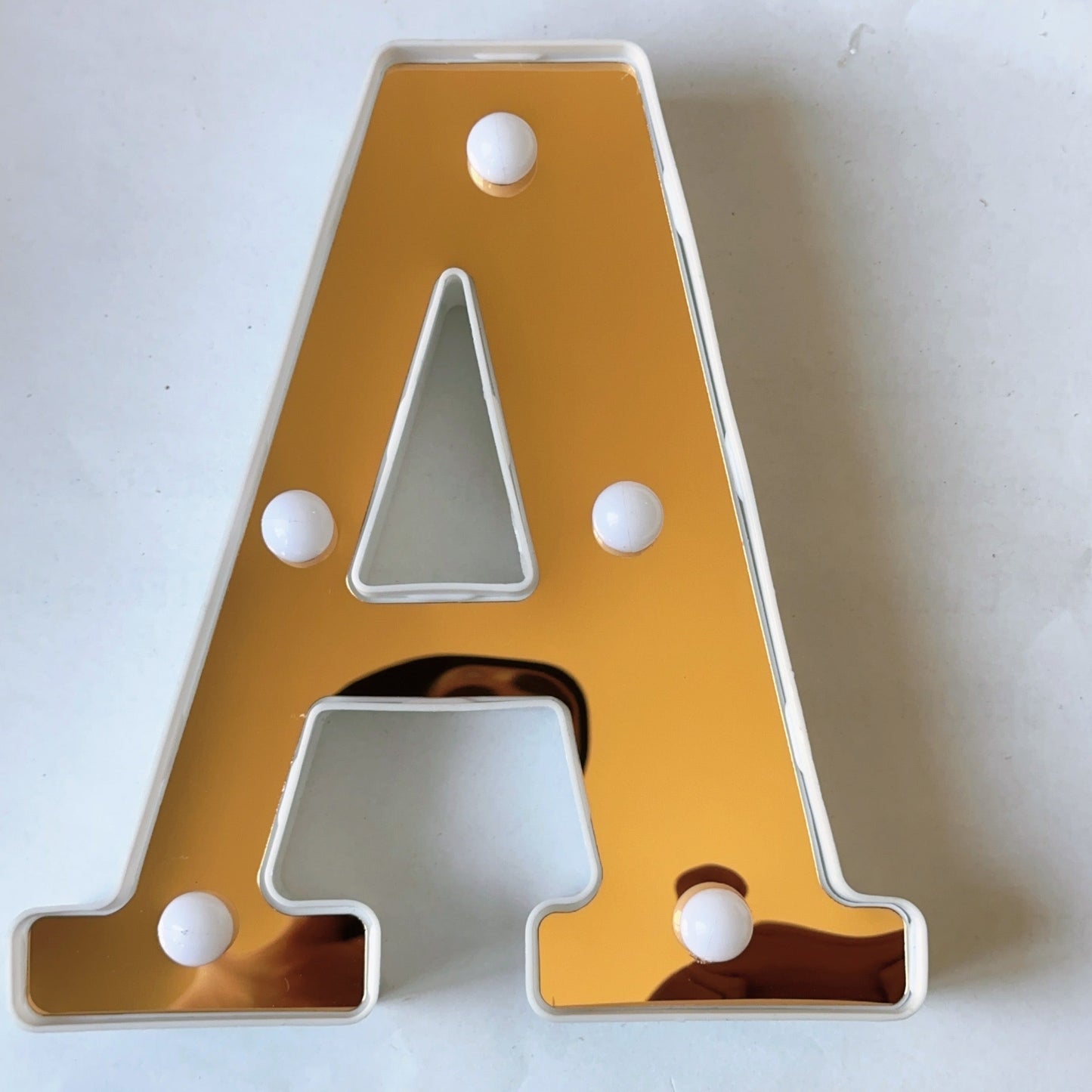 LAMPARA NUMERO LETRA DORADO 0-9 A-Z 16CM