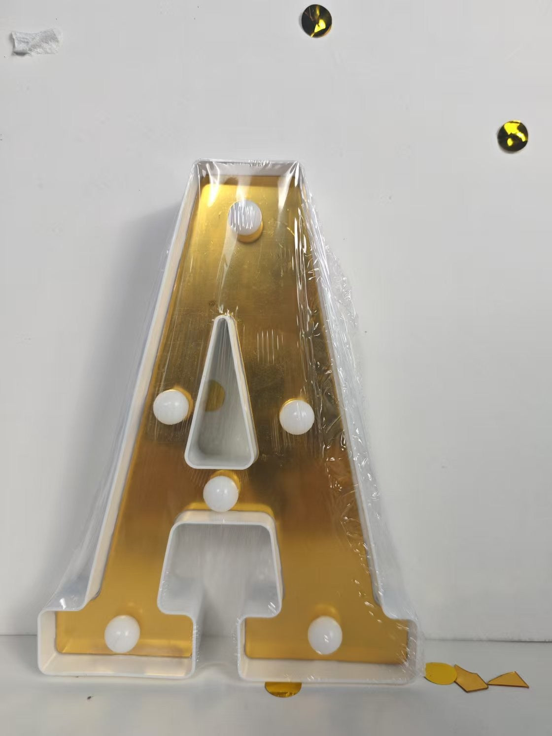 LAMPARA NUMERO LETRA DORADO 0-9 A-Z 21CM