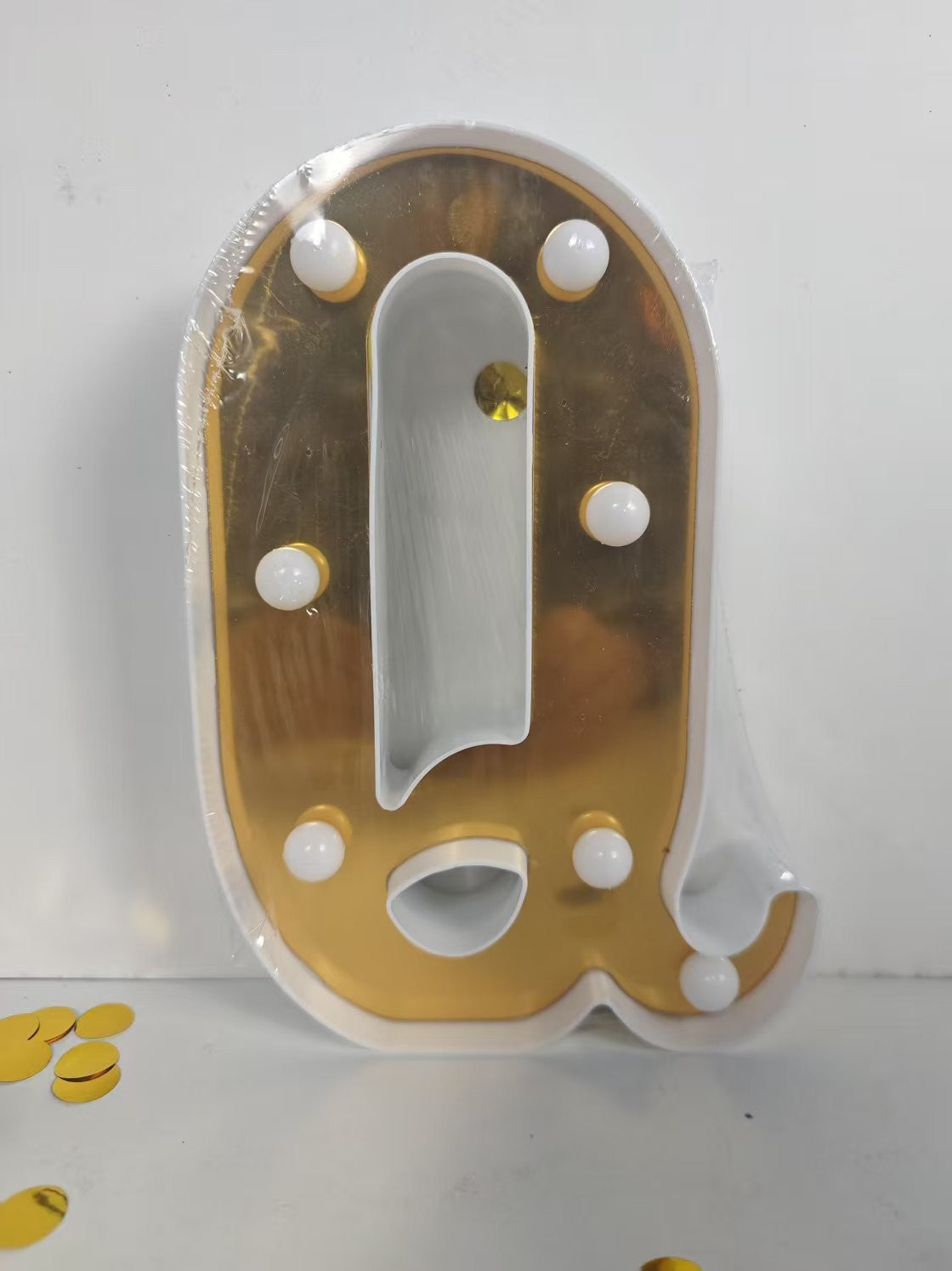 LAMPARA NUMERO LETRA DORADO 0-9 A-Z 21CM