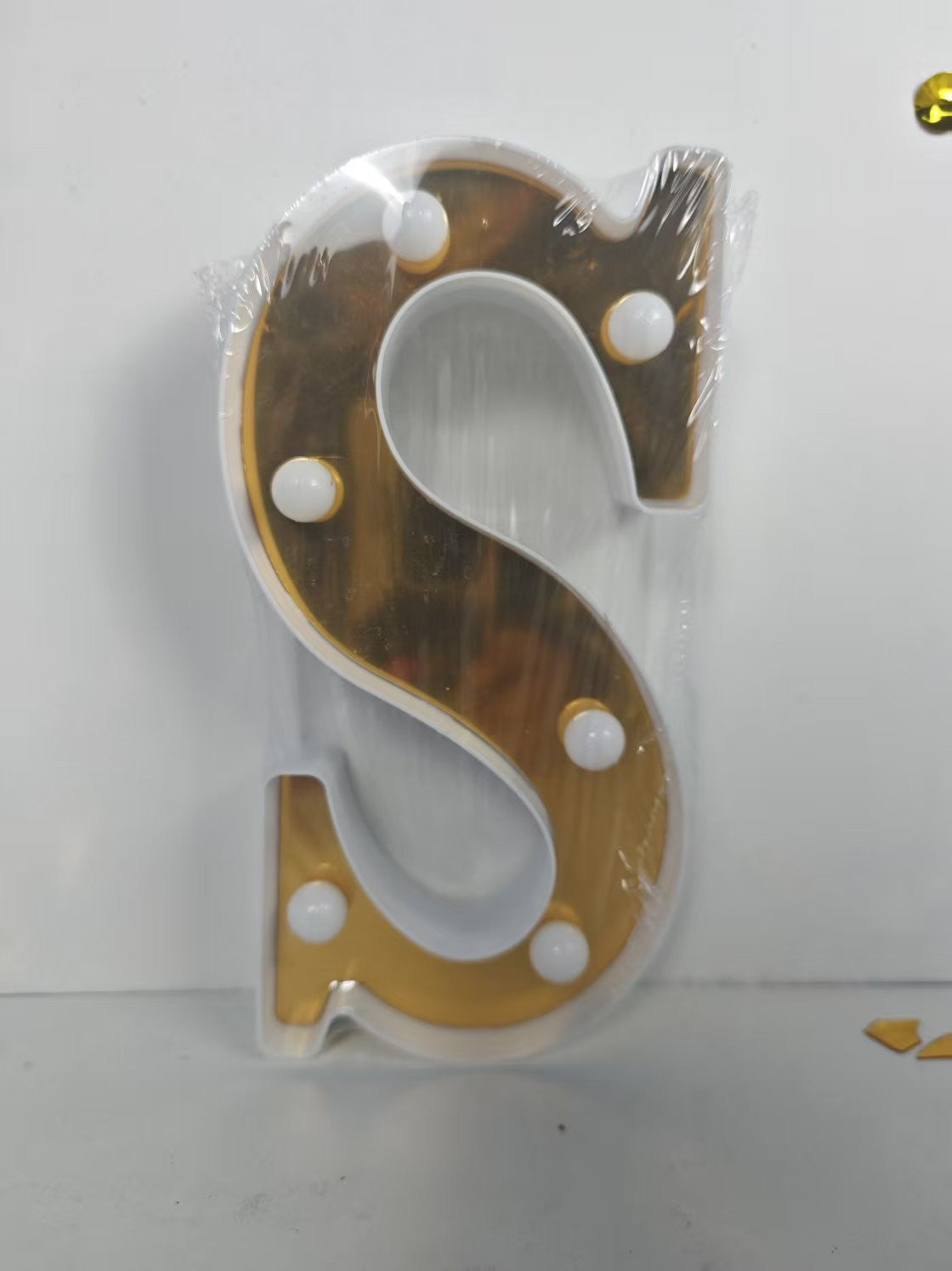 LAMPARA NUMERO LETRA DORADO 0-9 A-Z 21CM