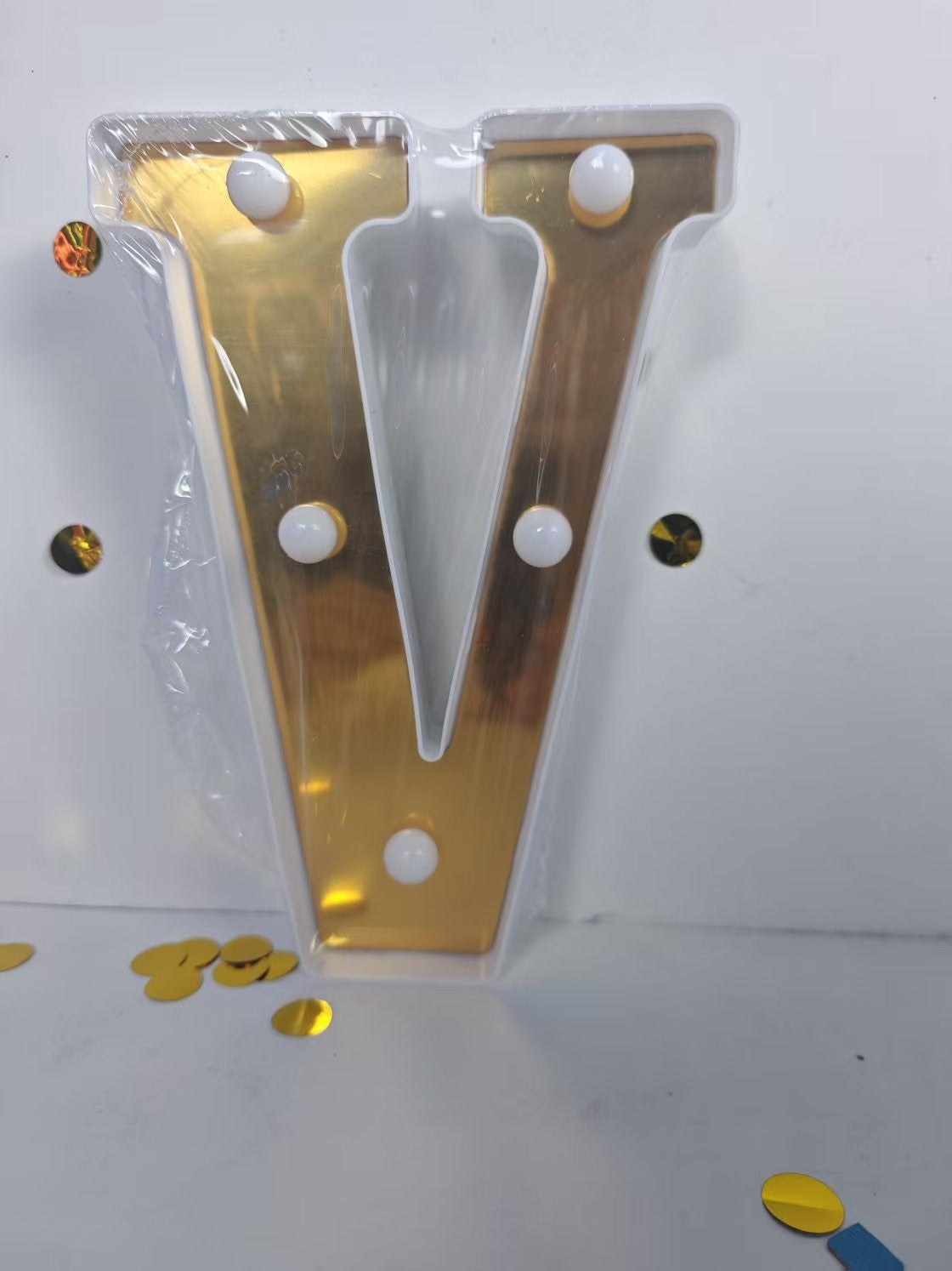 LAMPARA NUMERO LETRA DORADO 0-9 A-Z 21CM