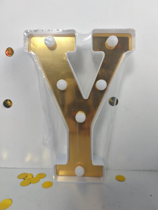 LAMPARA NUMERO LETRA DORADO 0-9 A-Z 21CM