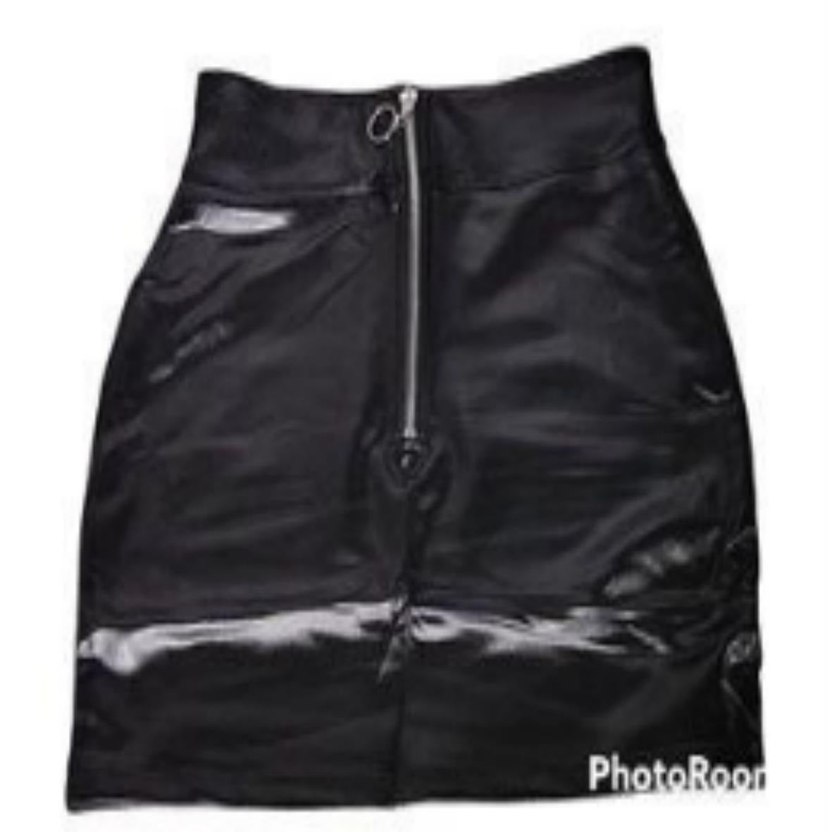 Falda de cuero con cremallera