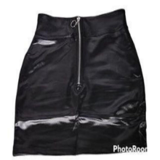 Falda de cuero con cremallera