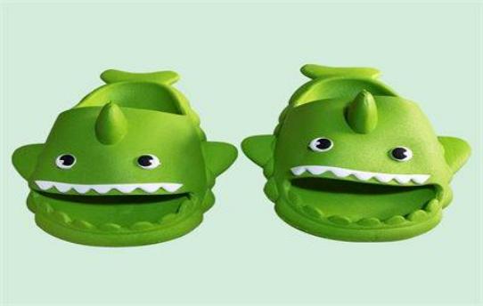 SANDALIAS DE TIBURON PVC 30-35 P/NINO